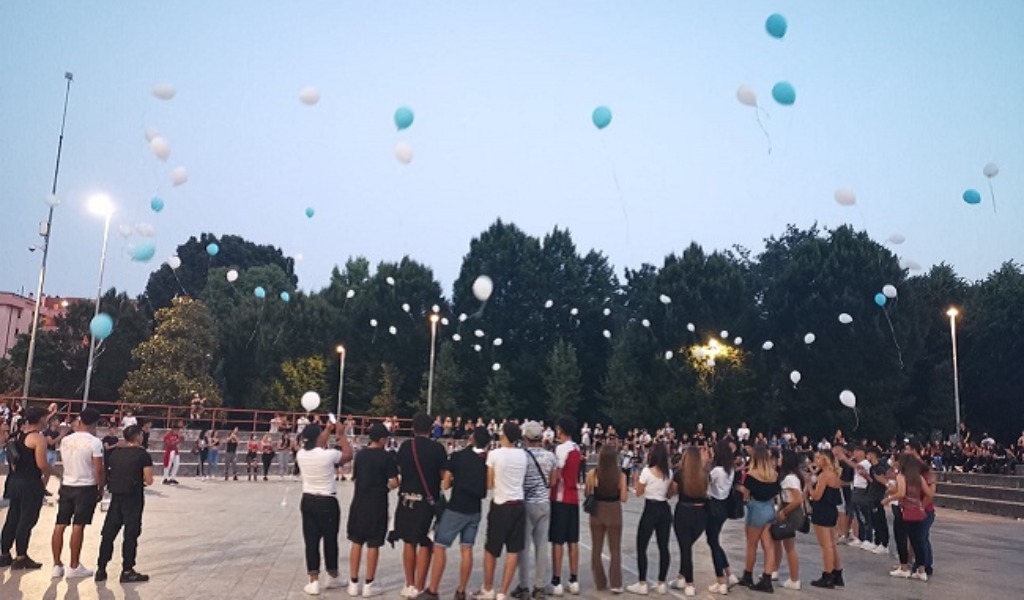 Addio a Filippo, il 16enne morto in gita. “Tafu, sei immortale”