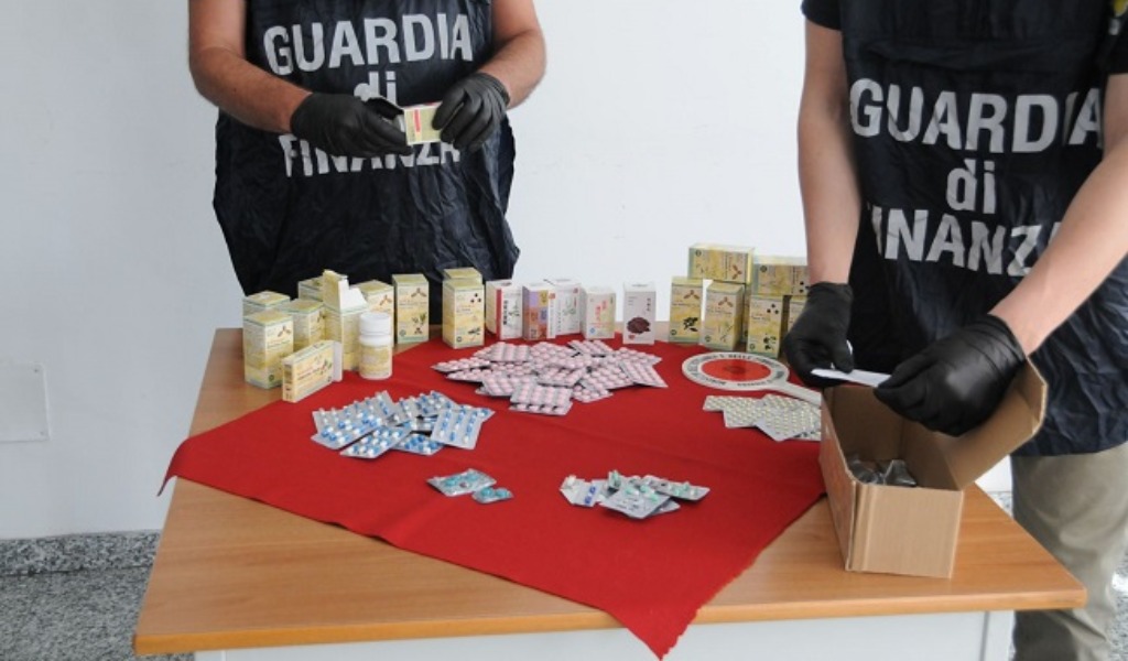 Traffico illegale di farmaci, sequestrate migliaia di “pillole anti-Covid”