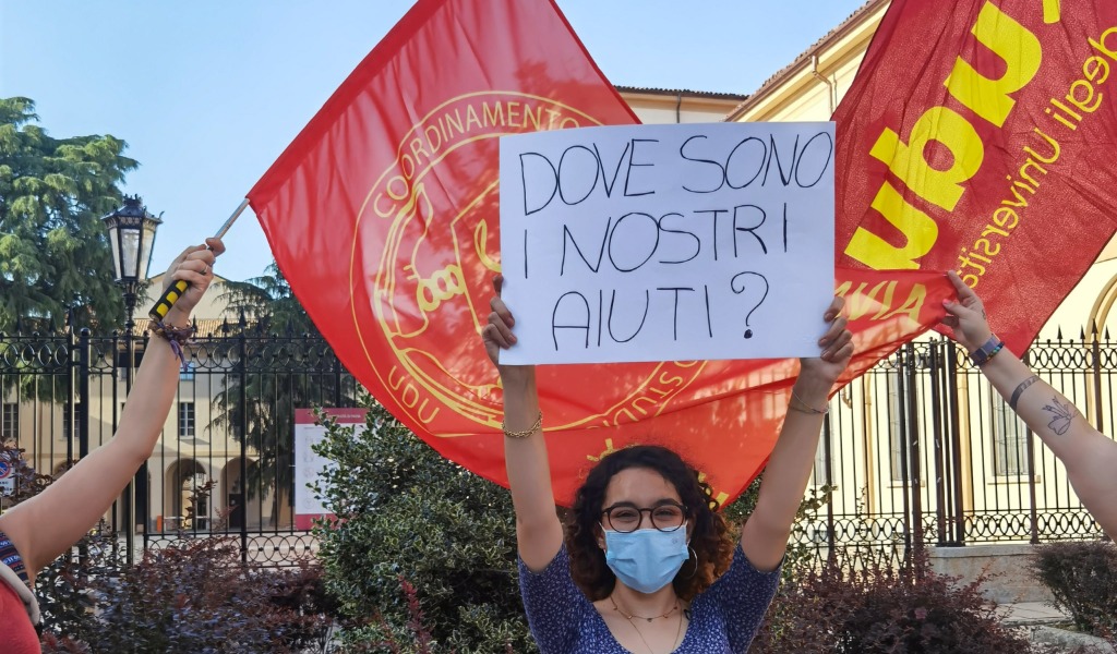 Presidio degli studenti a Pavia: “Futuro in lockdown”