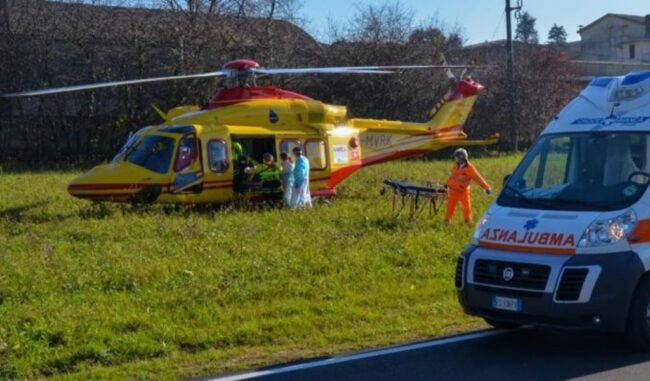 Cade sulla pista da cross, 19enne in ospedale in elisoccorso