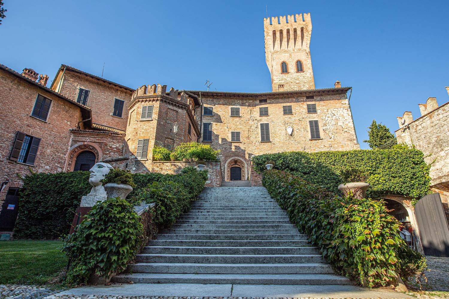 Castello di Cigognola