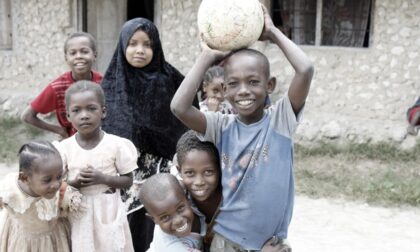 Tamponi da Pavia alla Tanzania: la Maugeri dona test a un orfanotrofio a rischio Covid