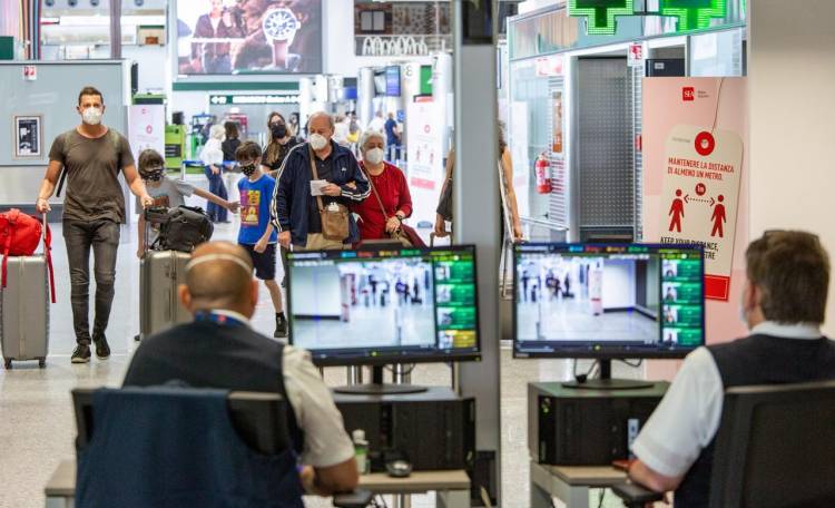 Oltre al Green Pass per viaggiare all’estero serve il PLF: cos’è e in quali casi compilarlo