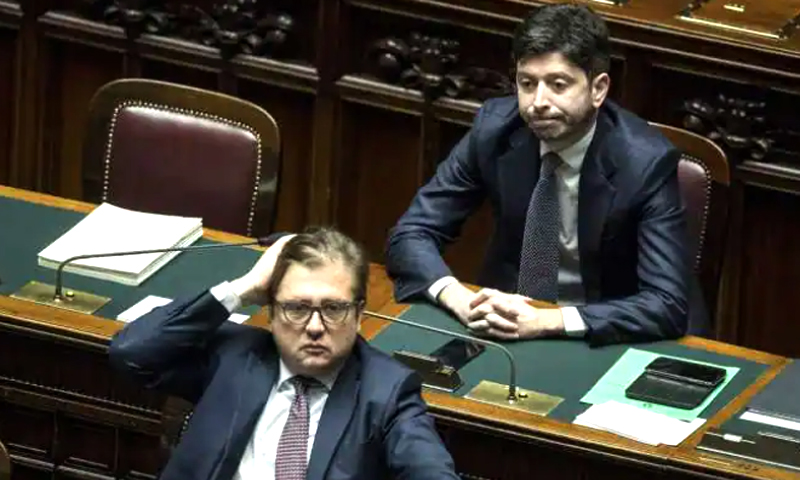 Ancora cambi di colore? Forse, ma con nuovi parametri come % popolazione vaccinata e numero ricoveri in ospedale