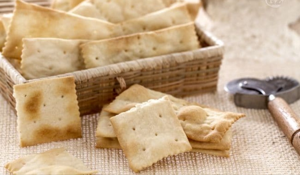 Presenza di corpo estraneo nella farina, lotti di cracker ritirati
