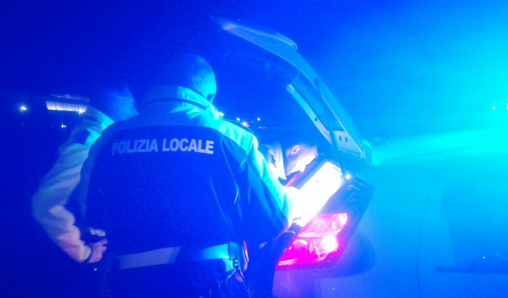 Si introducono senza autorizzazione all’interno di un cantiere: identificati 8 ragazzi tra i 15 e i 25 anni