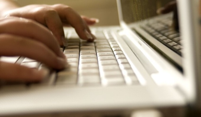 Maxi operazione contro la pedopornografia online: sette arresti e oltre 100mila file sequestrati