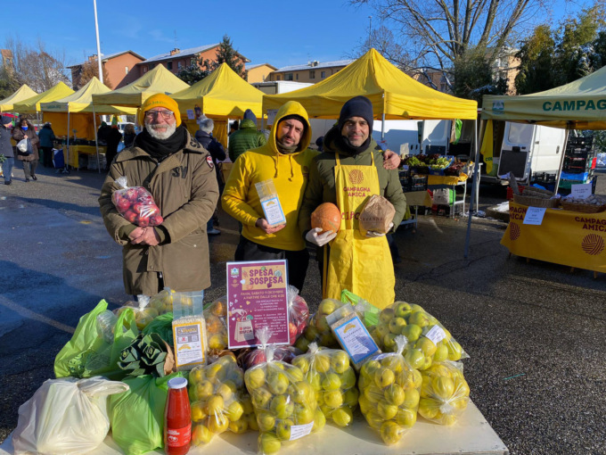 Pavia: raccolti cinque quintali e mezzo di cibo grazie alle “spese sospese”