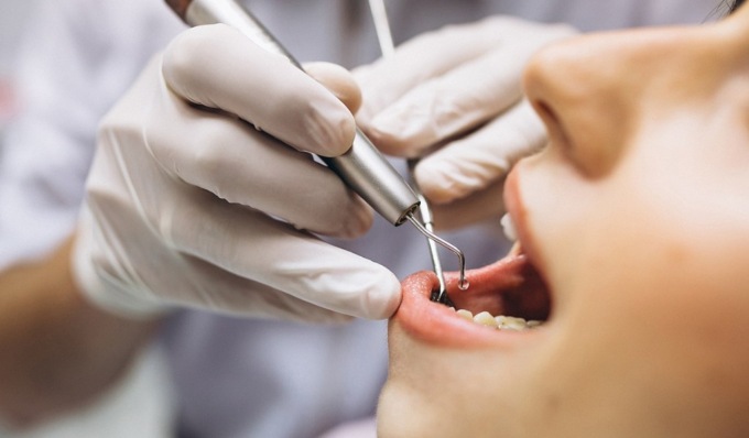 Dentista No Vax sospeso e reintegrato dal Tar, ma potrà lavorare solo da “remoto”