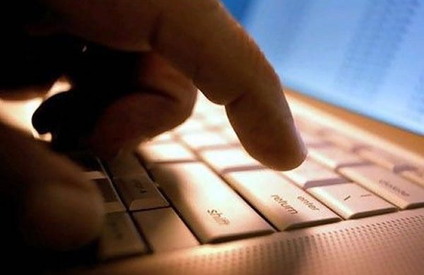 Arrestata truffatrice seriale: professionista del “phishing”, ha messo a segno colpi anche a Pavia