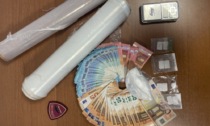 Cocaina e contanti nascosti nella lavatrice di casa, arrestato pusher 47enne