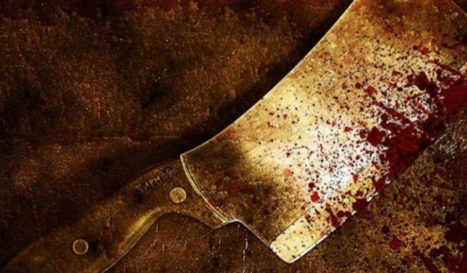 Depresso per le spese di ristrutturazione della casa tenta di uccidere la moglie a colpi di mannaia