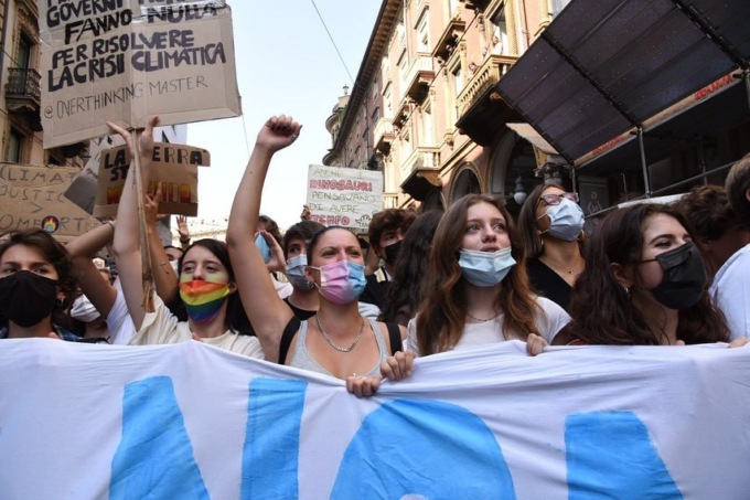 Domani tornano in piazza a Pavia i “ragazzi e le ragazze del clima”