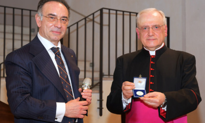 Monsignor Leonardo Sapienza, Reggente della Casa Pontificia, visita il Collegio Ghislieri
