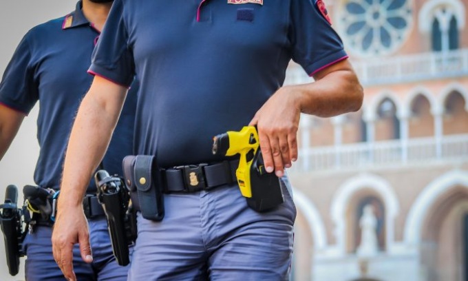 Taser in arrivo alle forze di Polizia di Pavia (e in altre 8 città lombarde)
