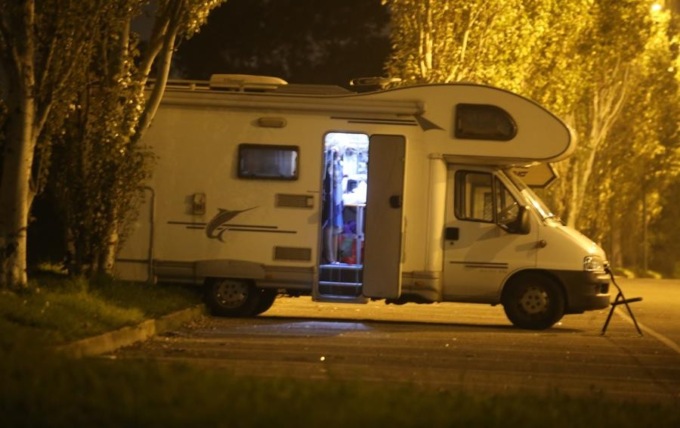 Si nasconde all’interno di un camper, era ricercata da un anno