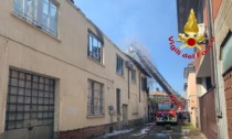 Il video dell'incendio in via Foppa, a fuoco la Chiesa avventista di Pavia