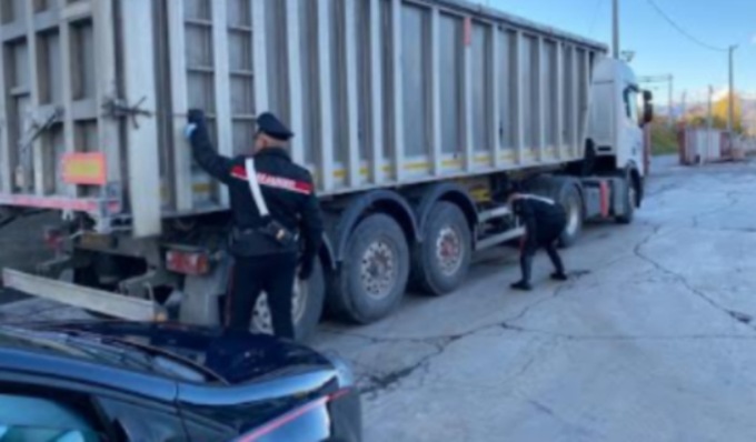 Nel container in arrivo dalla Spagna si nascondevano cinque migranti sudanesi