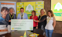 Coldiretti Pavia aiuta i bambini ucraini con un maxi assegno simbolico a Fondazione Soleterre