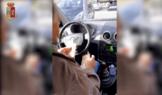 Favoreggiamento dell’immigrazione clandestina: 11 finiscono nei guai