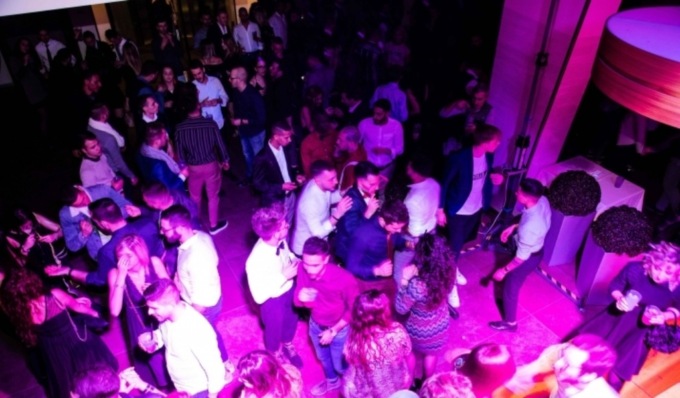 Troppo alcol e la festa universitaria degenera: cinque 20enni in ospedale