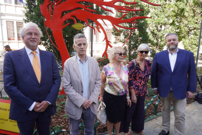 Un monumento per celebrare tre donne milanesi del 900