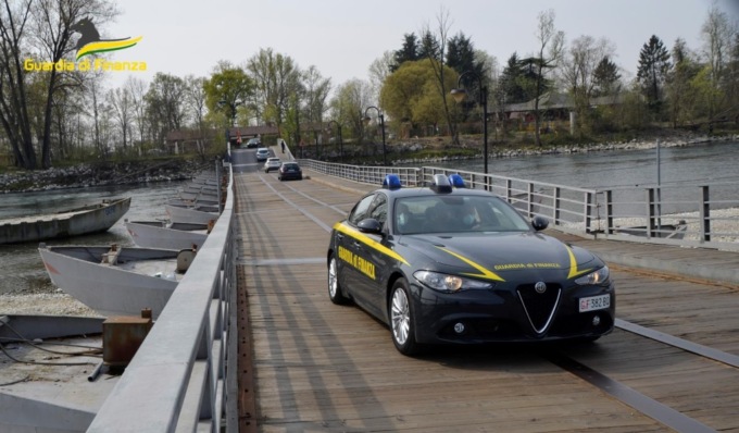 Società di logistica e trasporto merci completamente sconosciuta al fisco: due denunciati