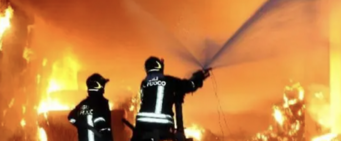 Tragedia di Capodanno: a fuoco un’abitazione a Vigevano, anziana morta nel rogo
