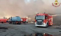 Diossina nell'aria dopo l'incendio al centro raccolta rifiuti di Voghera: stop alla raccolta e al consumo di verdure