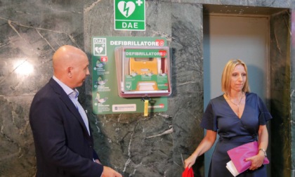 Installato a Cadorna il primo dei defibrillatori in stazione