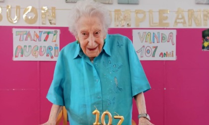 Compie ben 107 anni: grande festa per Vanda Mazza
