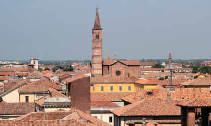Sul campanile di Santa Maria del Carmine a Pavia