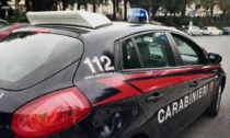 Evade dai domiciliari e prende a pugni i carabinieri, preso dopo inseguimento