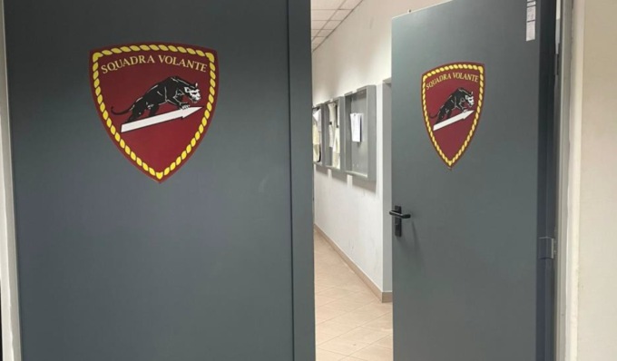 Si presenta all’ufficio denunce della Questura ma viene arrestato