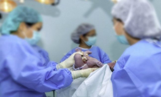 Neonato morto in sala parto a Voghera, assolte la ginecologa e l’ostetrica