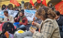 Vinta la battaglia della "schiscetta": gli studenti dell'Università di Pavia possono (finalmente) consumare i pasti al chiuso