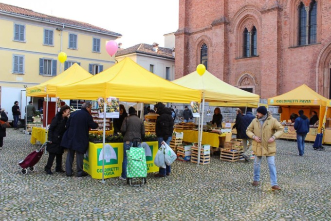 Cesti natalizi al Mercato di Campagna Amica di Pavia, beneficenza a km zero