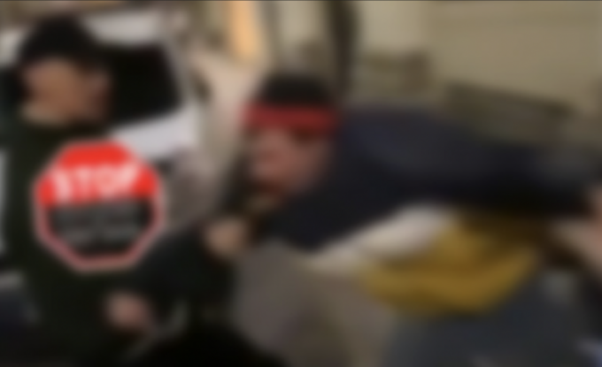 Pestato a Vigevano un ragazzo con problemi psichici, il video pubblicato sui social