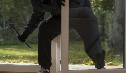 Furto in casa a Villanterio: ladri fuggono con 2mila euro in contanti
