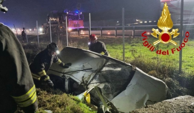 Perde il controllo dell’auto e finisce in un canale: elisoccorso per una 26enne