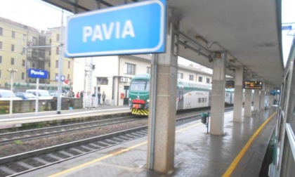 Pavia: vetrate distrutte nella sala di attesa della stazione ferroviaria