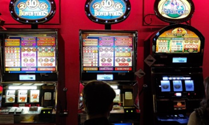 Asst Pavia attiva sportello telefonico contro il gioco d'azzardo: come chiedere aiuto