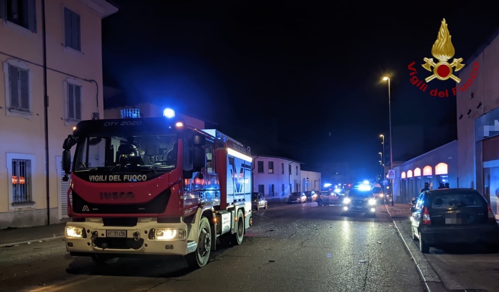 Incidente Nella Notte A Pavia Due Auto Coinvolte E Cinque Persone