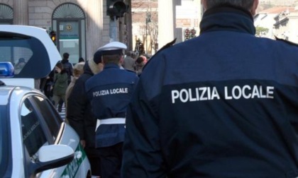 Beccato 18enne con la droga nel parchetto a Vigevano, segnalato dalla polizia