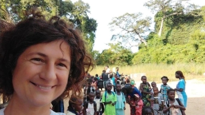 Da Pavia al Senegal, un defibrillatore in regalo dalla dottoressa Guglielmana