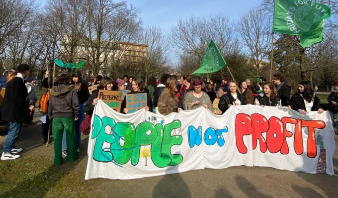 Fridays For Future Pavia, in 300 al corteo per il clima