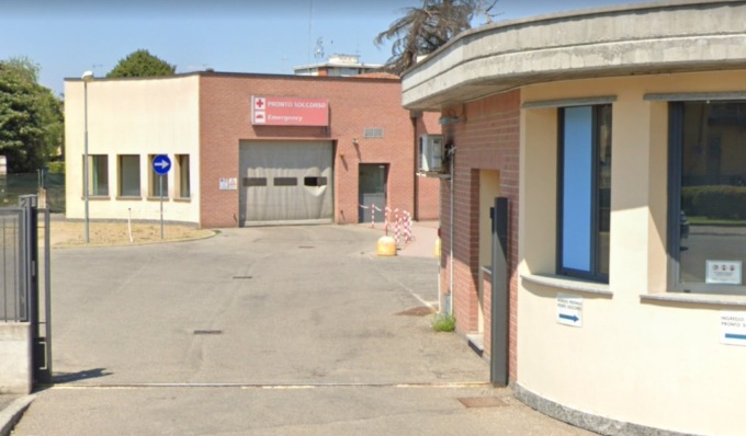 Paziente sferra calci a una dottoressa e a due infermieri in pronto soccorso a Vigevano