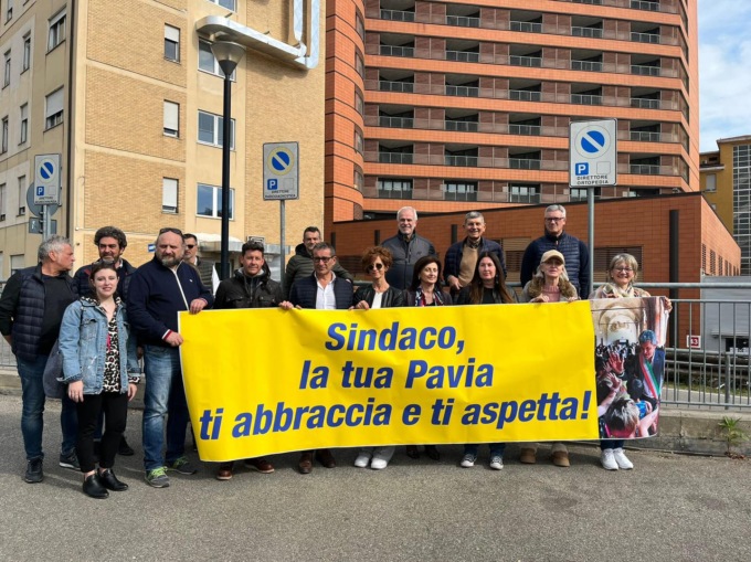 Sindaco Fracassi in terapia intensiva, l’affetto dei colleghi: “La tua Pavia ti aspetta!”