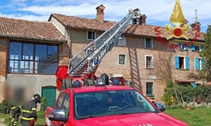 Il camino prende fuoco e intacca parte del tetto: Vigili del Fuoco a Monticelli Pavese
