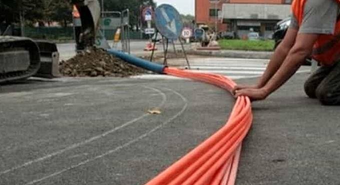 Pavia, proseguono i lavori per la banda ultra larga